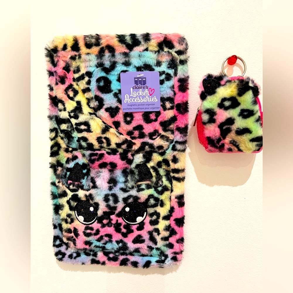 Locker decor: Furry leopard magnetic pockets and keychain combo
